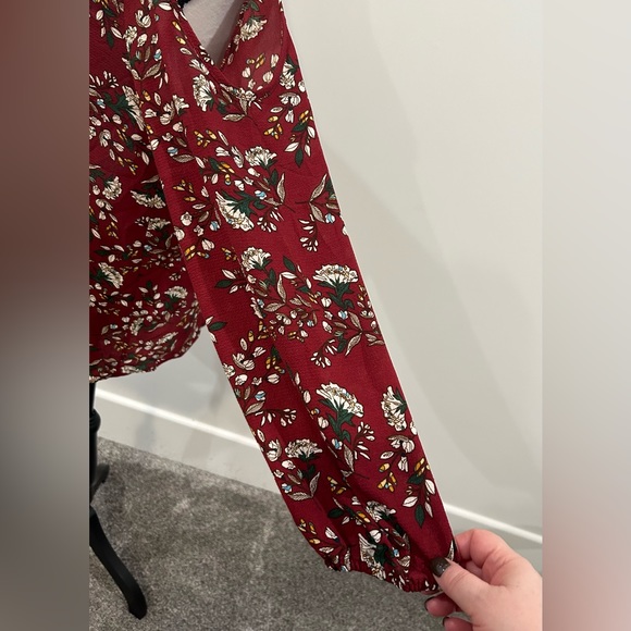 Crescent Cold Shoulder Blouse - Picture 4 of 5